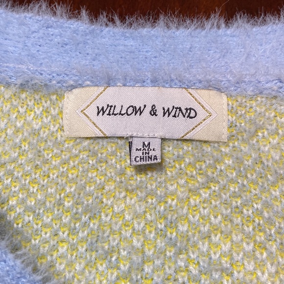 🌼 White Daisy Sweater 🌼 So, so SOFT! - Picture 6 of 8